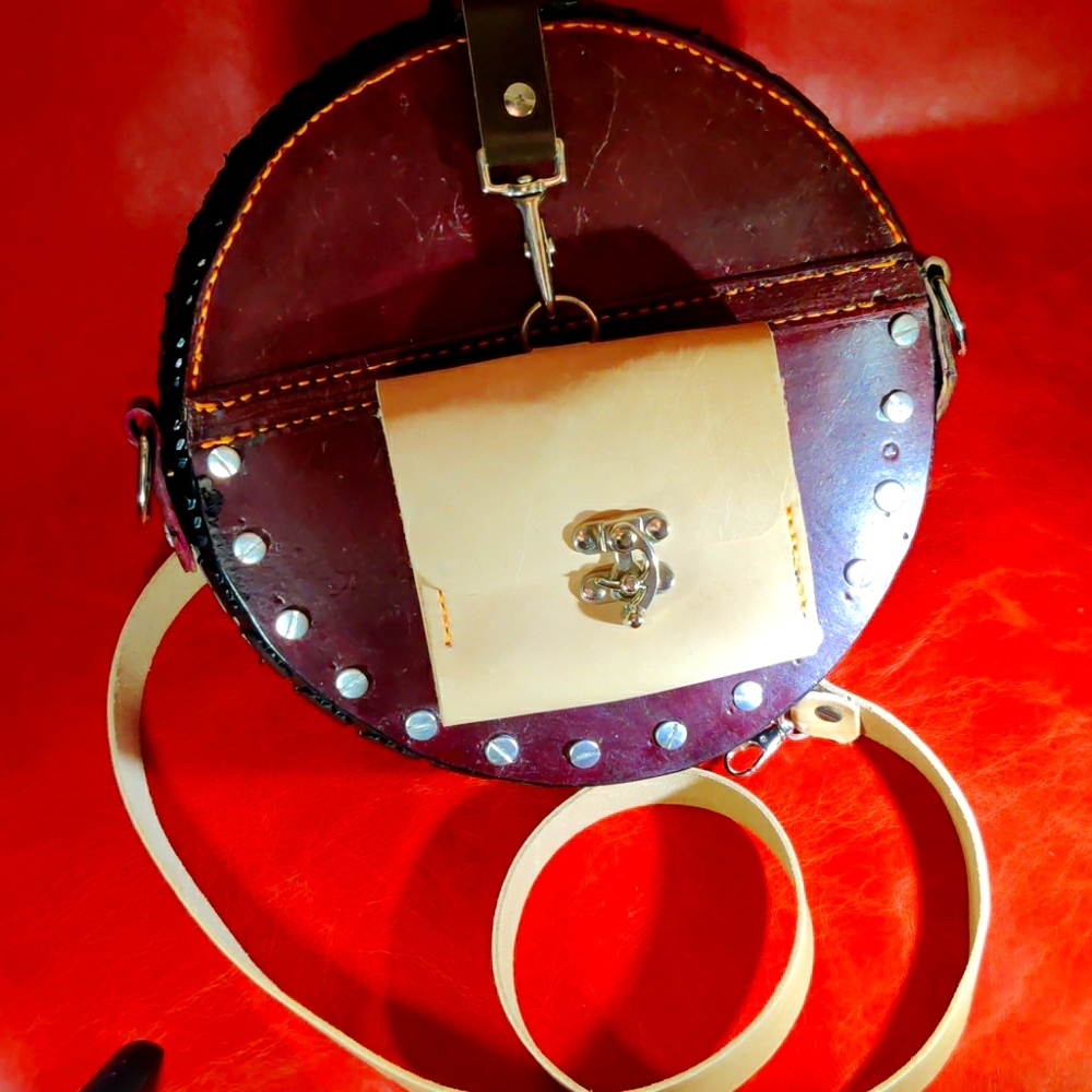 Custom-made tire bag